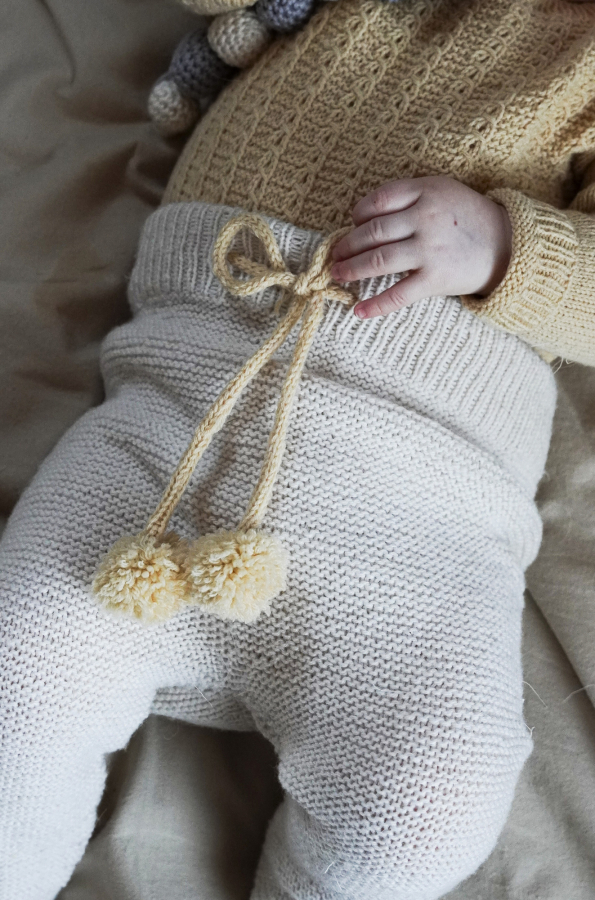 Baby Knitting Pattern | Harvest Baby Pants and Bandana Knitting Pattern |  Agasalhos e Bugalhos